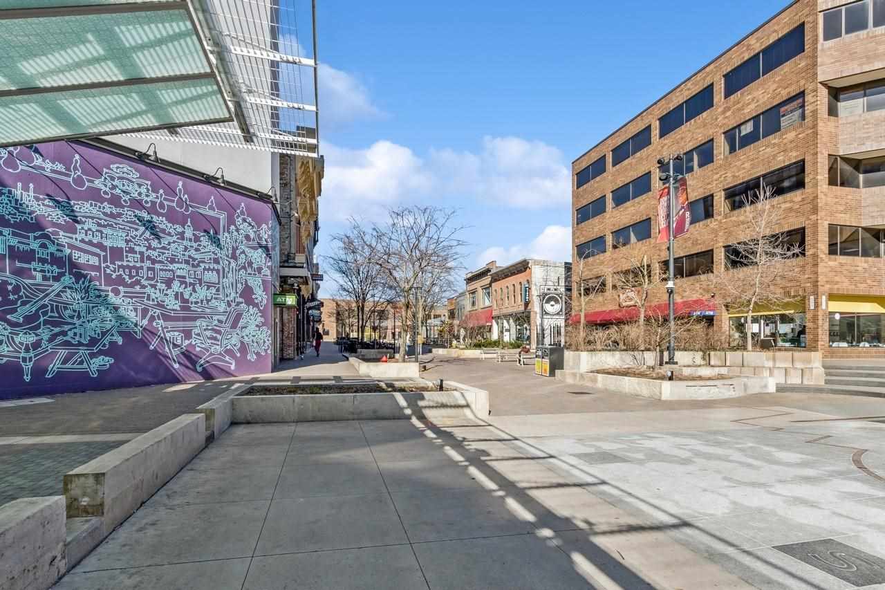 201 E Washington St Unit: No. 703