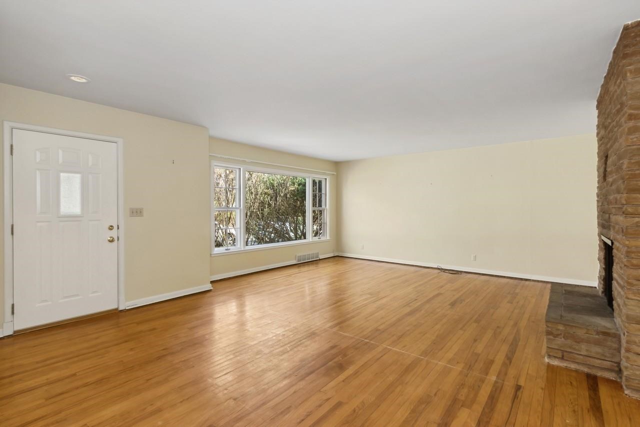 221 Magowan Ave