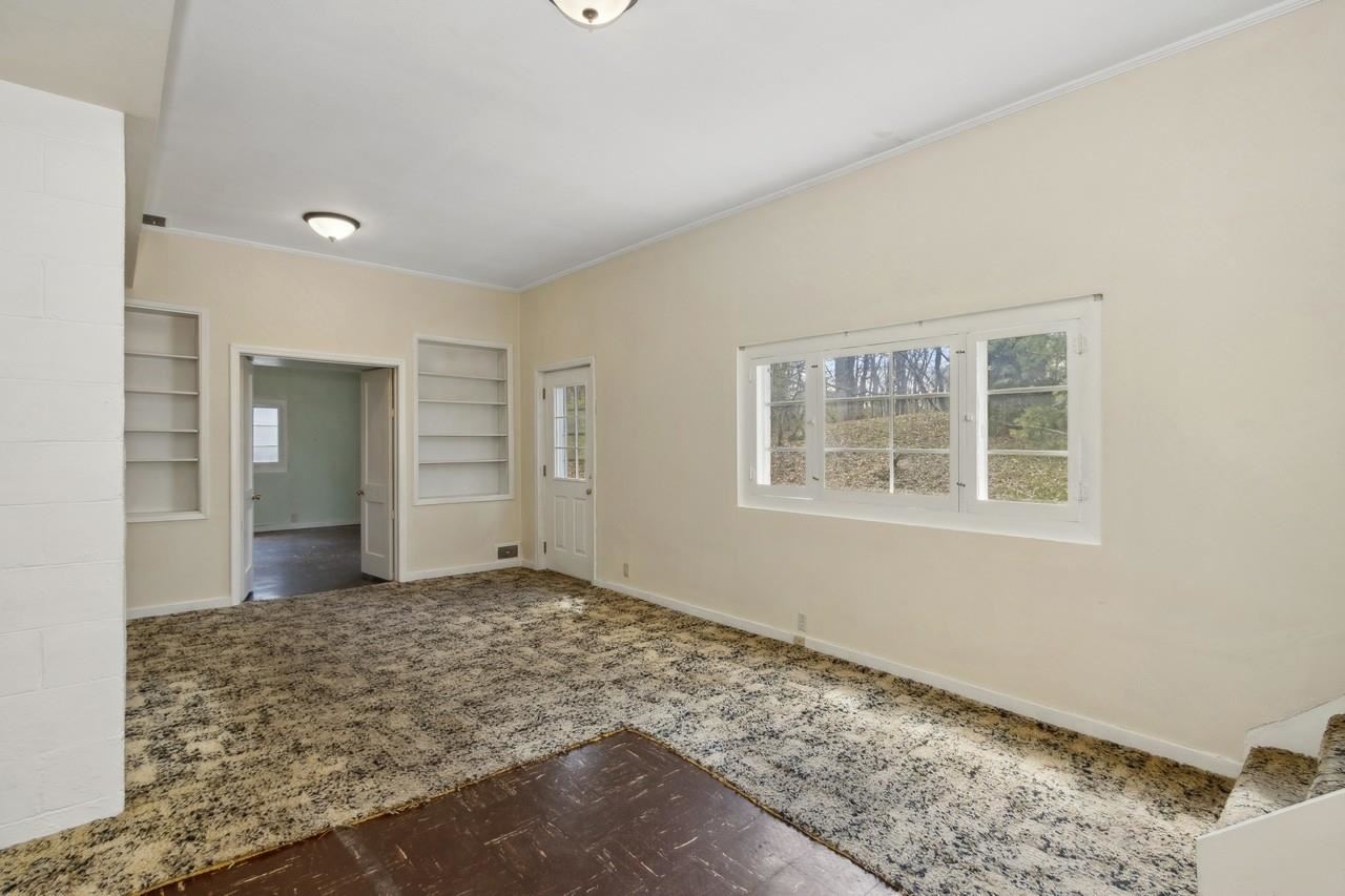 221 Magowan Ave