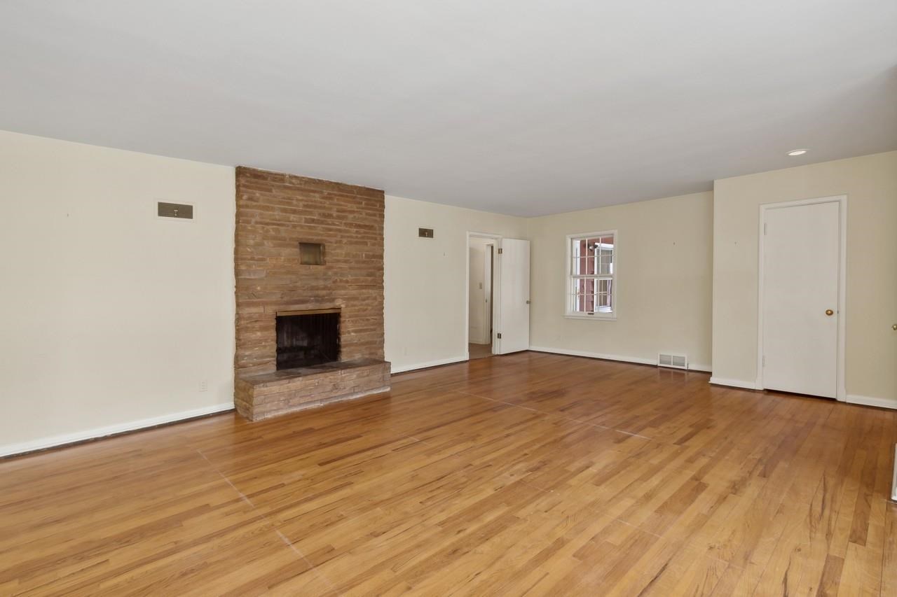 221 Magowan Ave