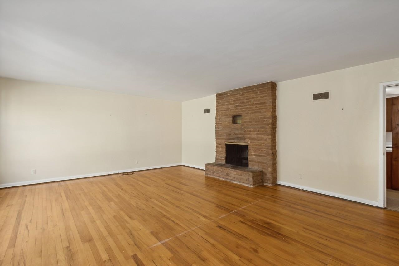 221 Magowan Ave