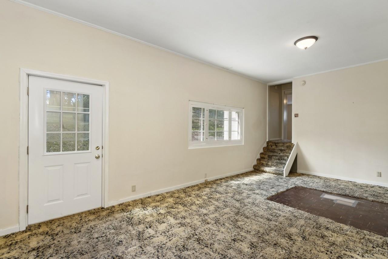 221 Magowan Ave