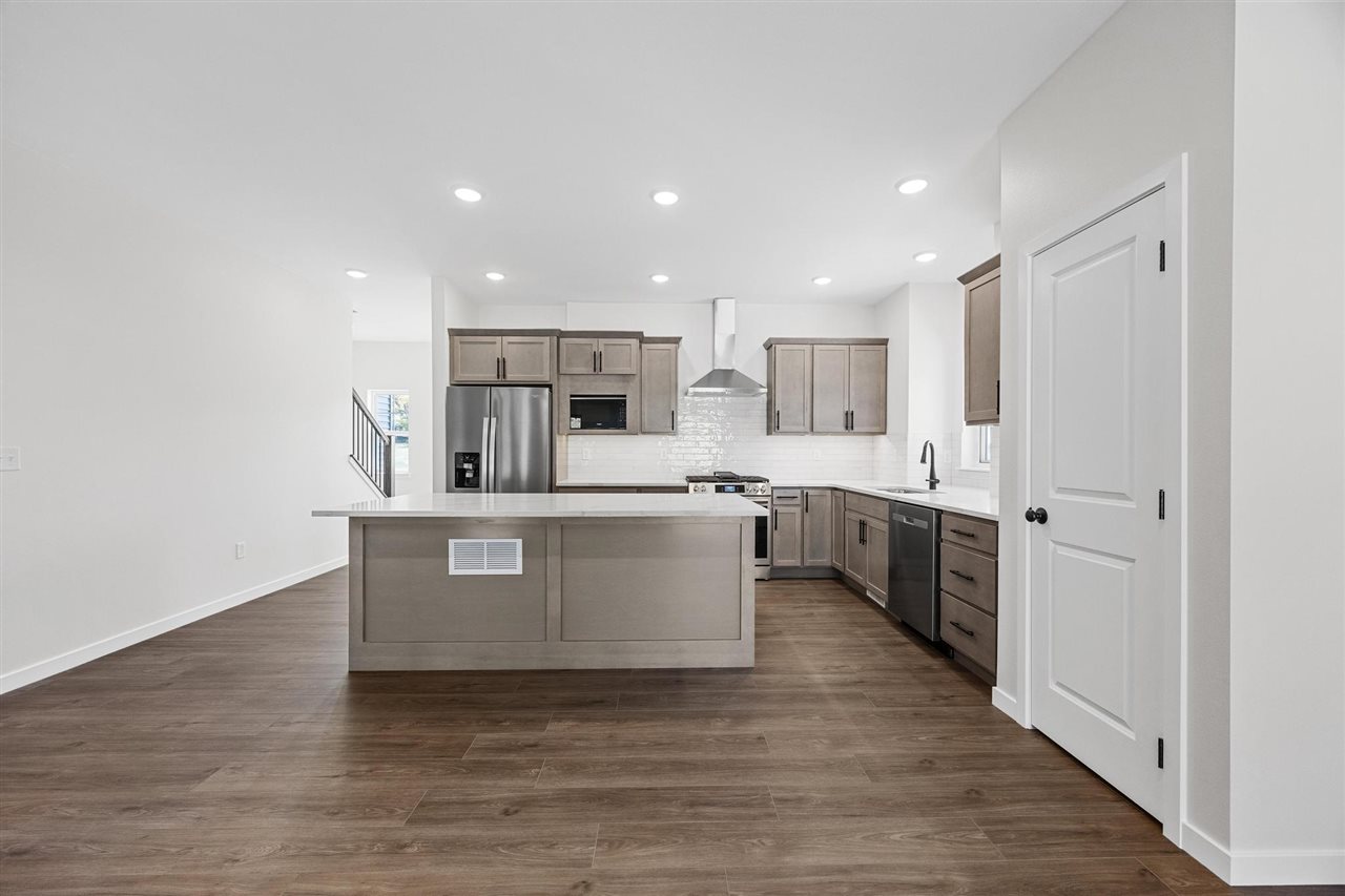 354 Cherry Ave