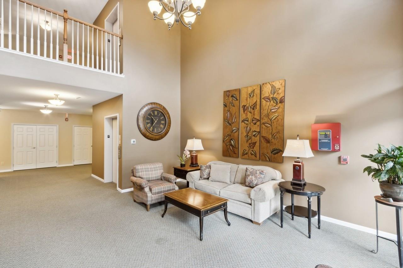 864 Foster Rd