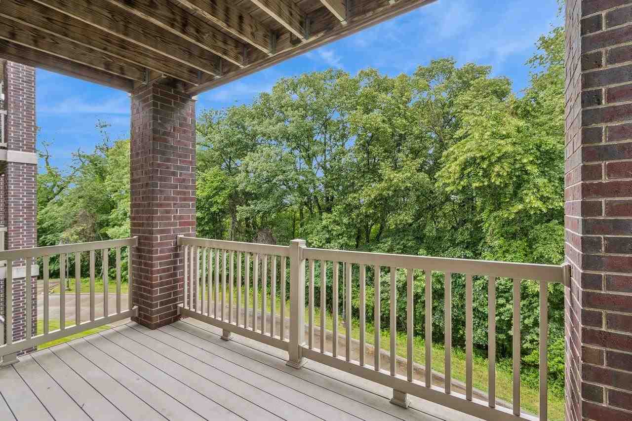 864 Foster Rd