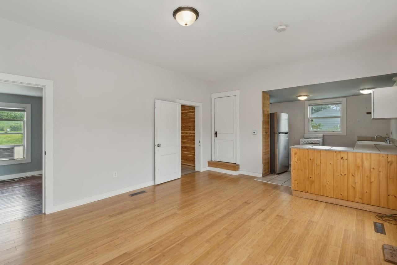 2558 Putnam St NE