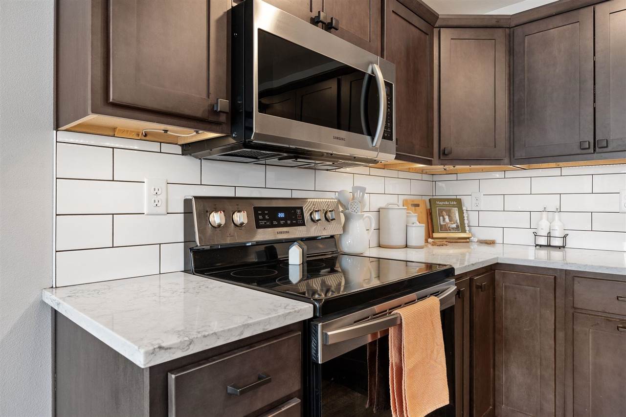 110 E 2Nd St