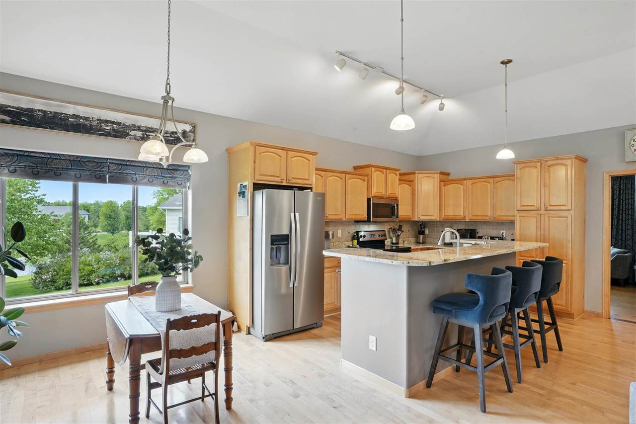 4865 Dryden Ct
