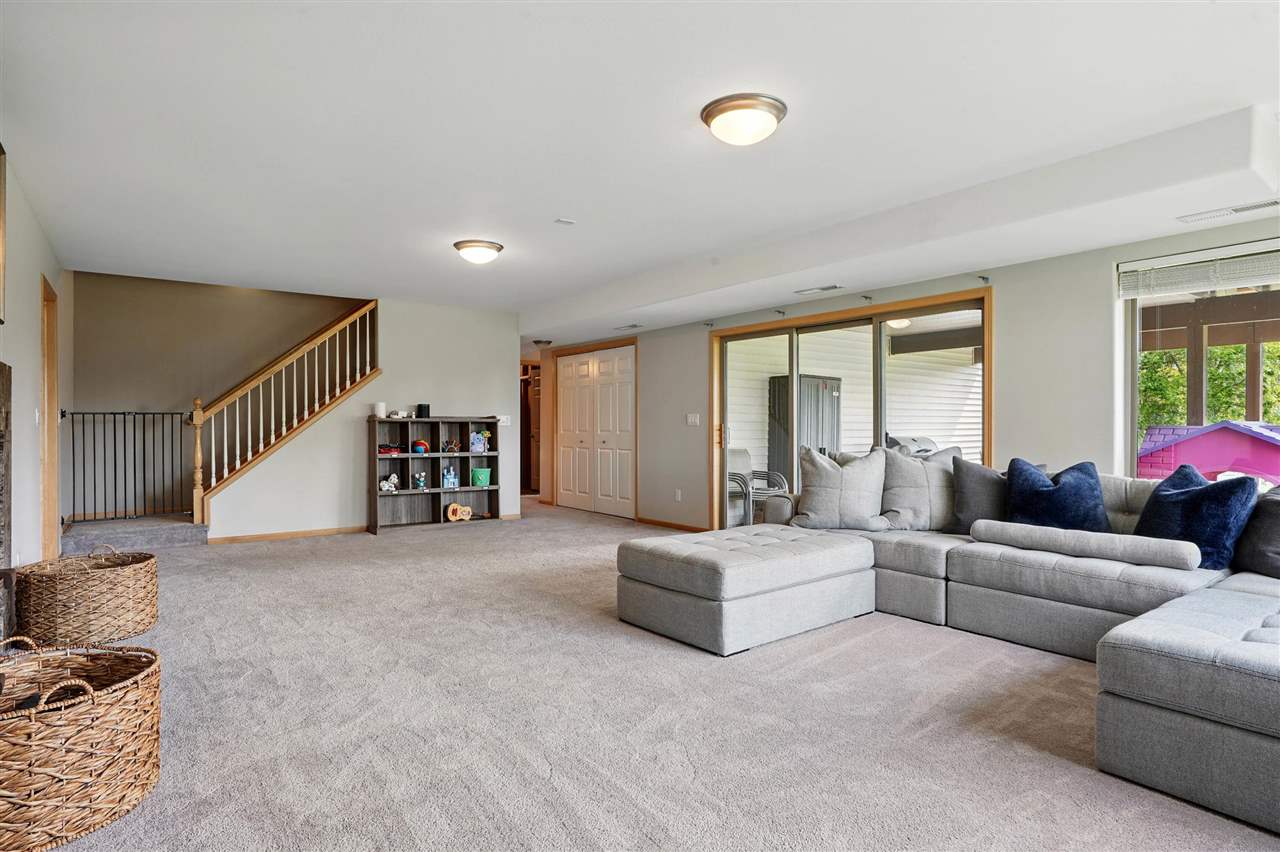 4865 Dryden Ct