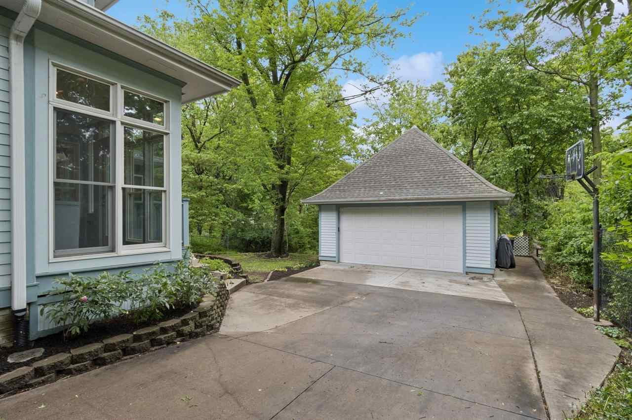 216 Magowan Ave