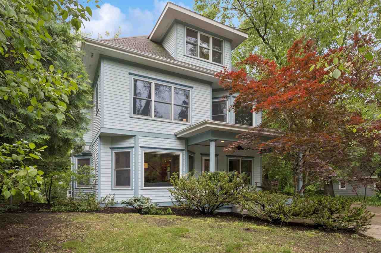 216 Magowan Ave