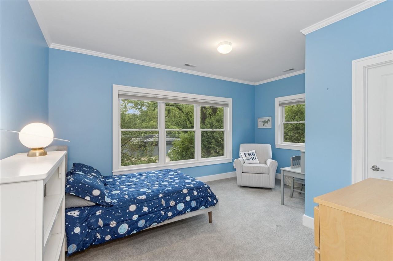 216 Magowan Ave