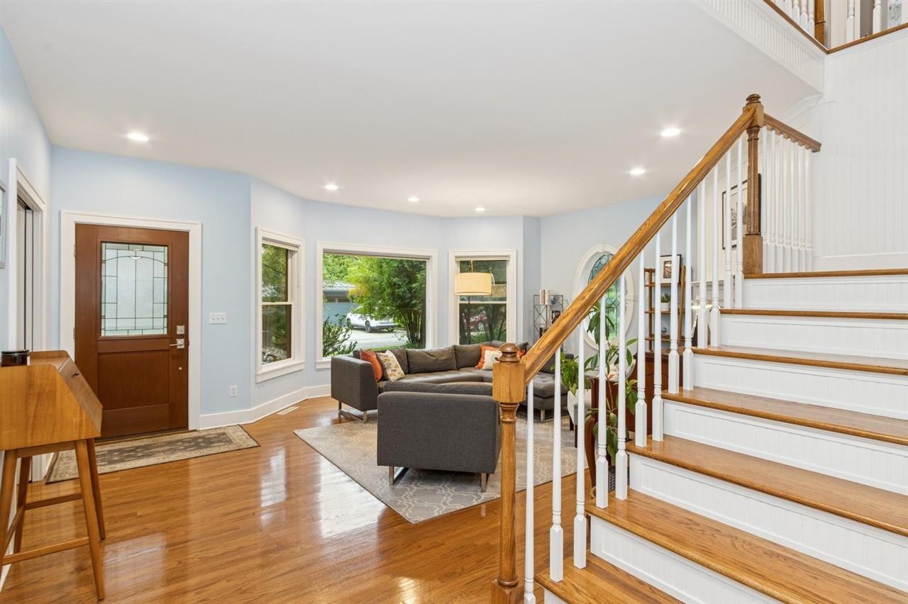 216 Magowan Ave