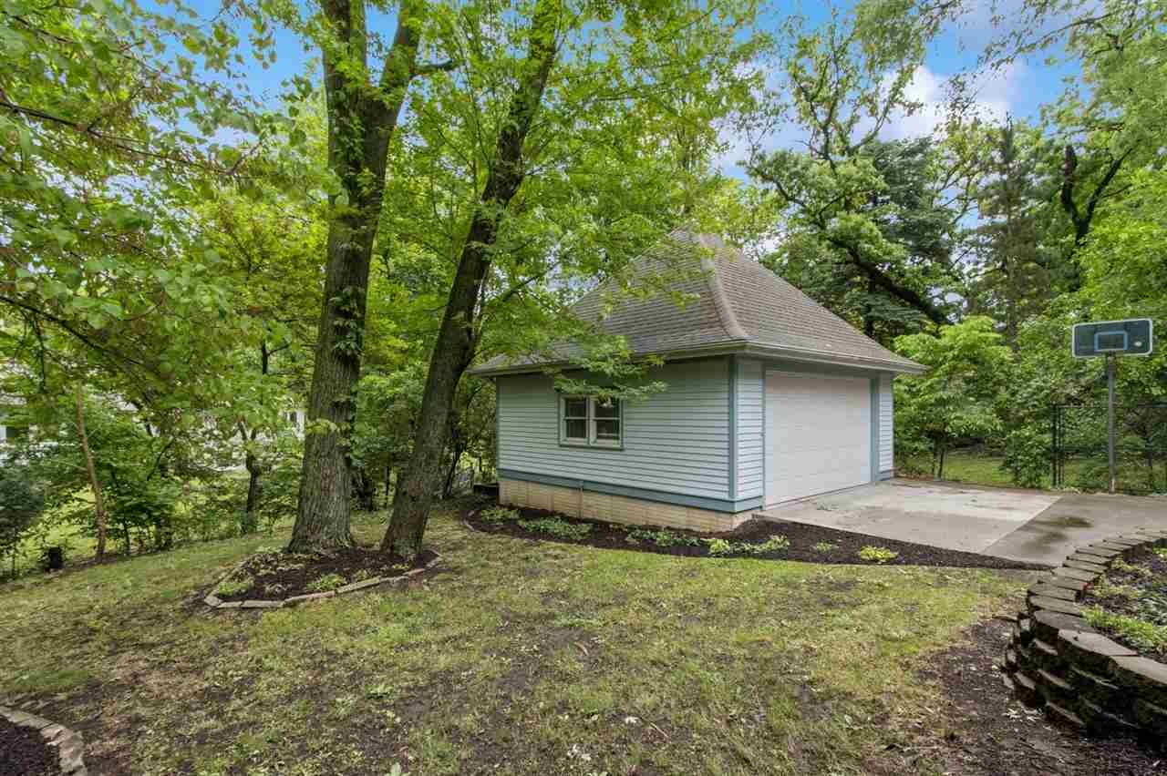 216 Magowan Ave