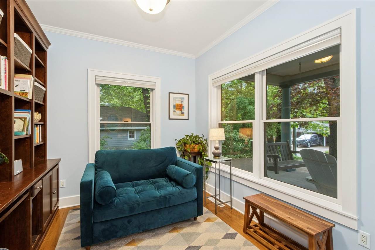 216 Magowan Ave