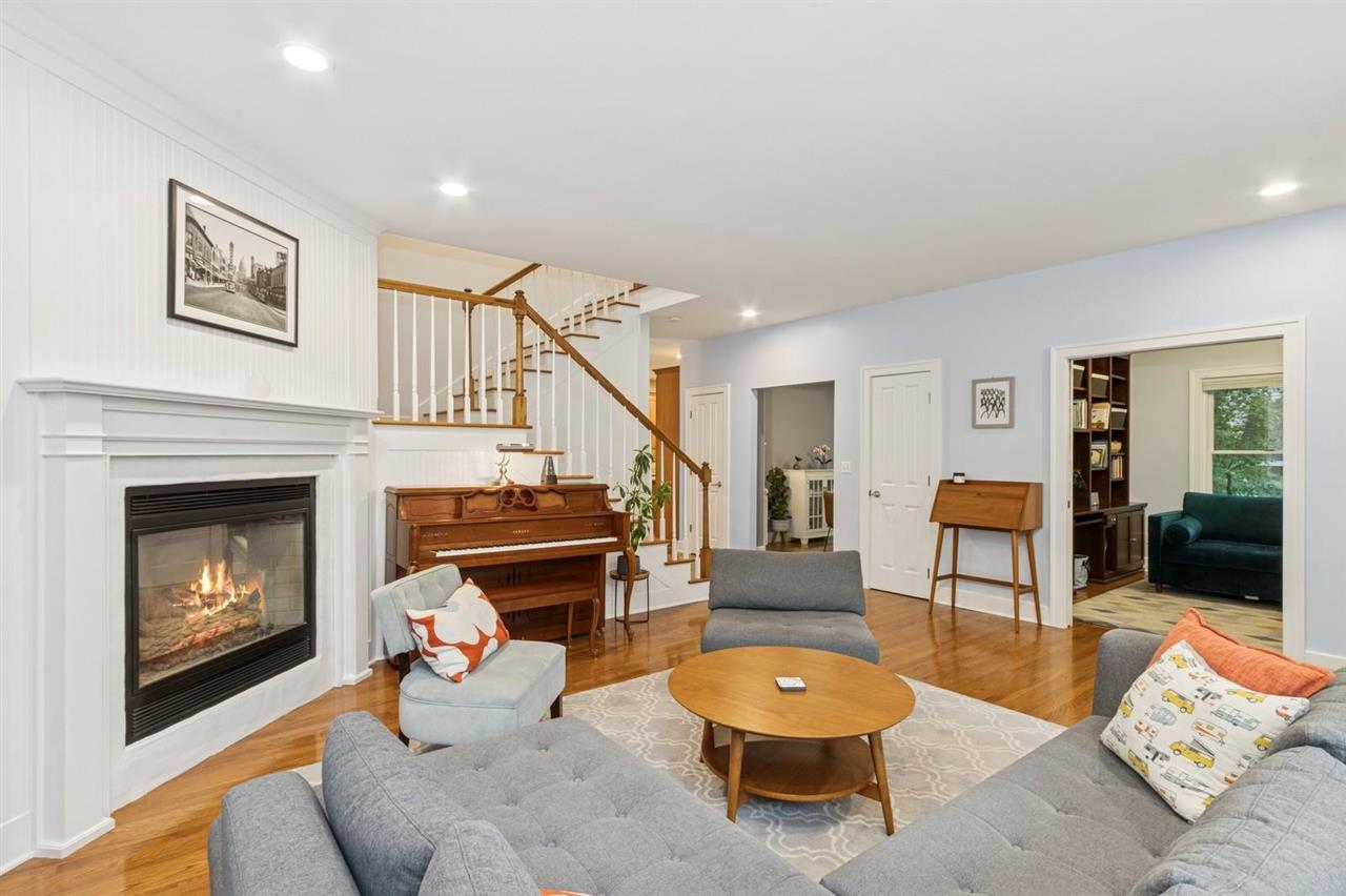 216 Magowan Ave