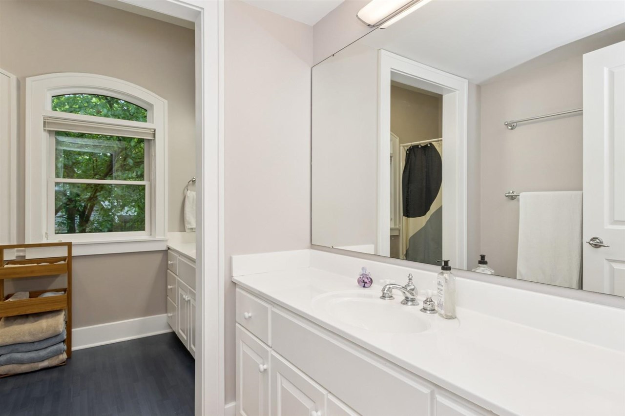 216 Magowan Ave