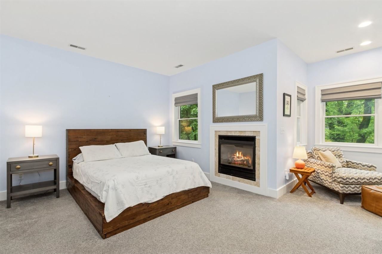 216 Magowan Ave