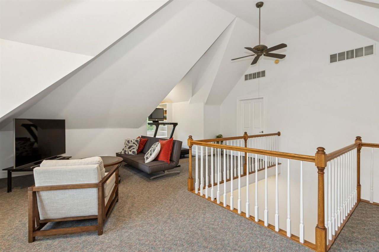 216 Magowan Ave