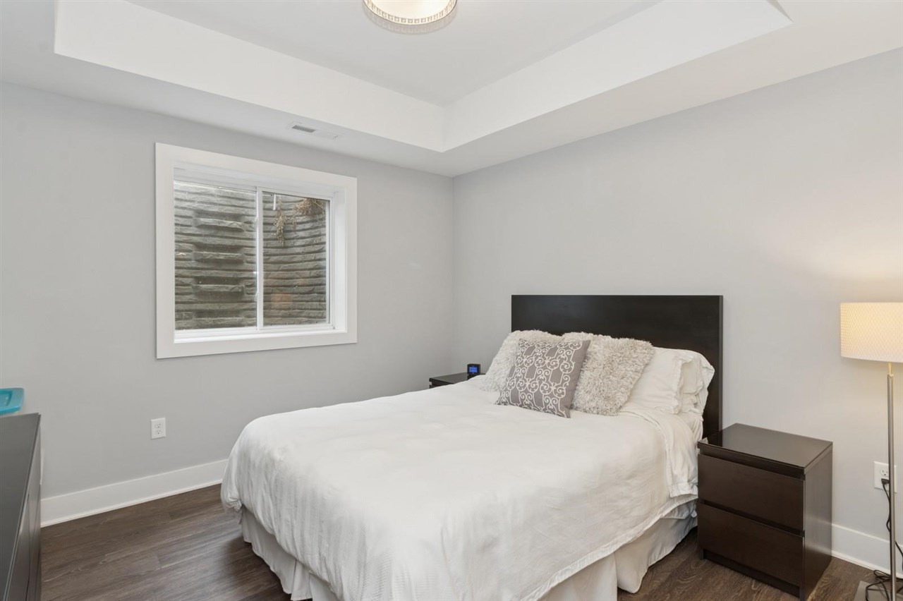 993 Ball St