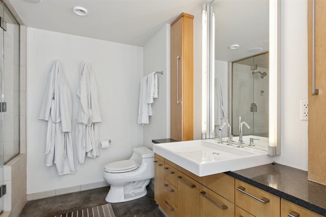 221 E College St Unit: Nos. 1301 +1302