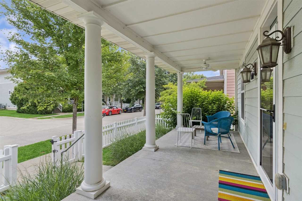 977 Ball St