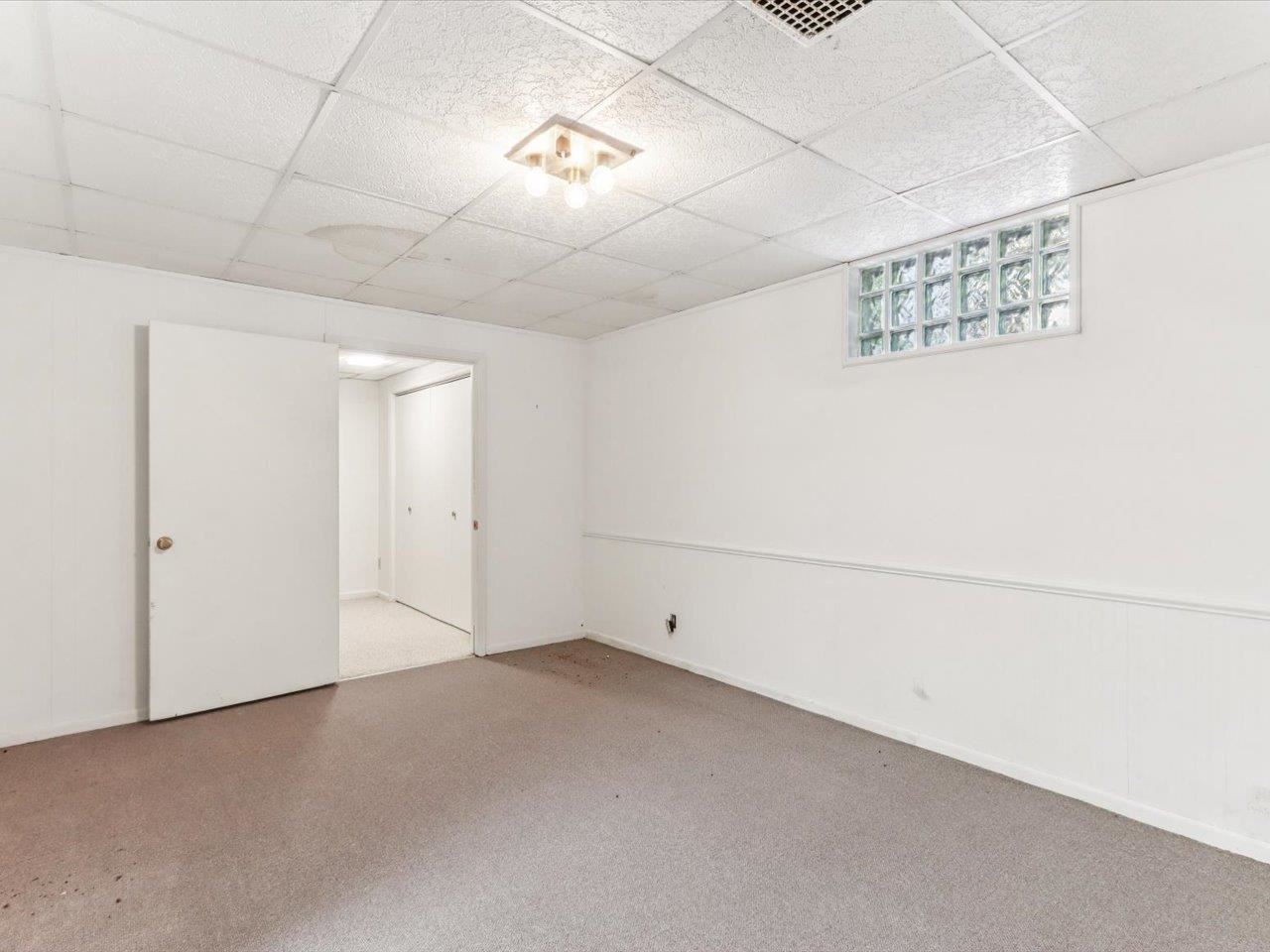 215 Sunset St