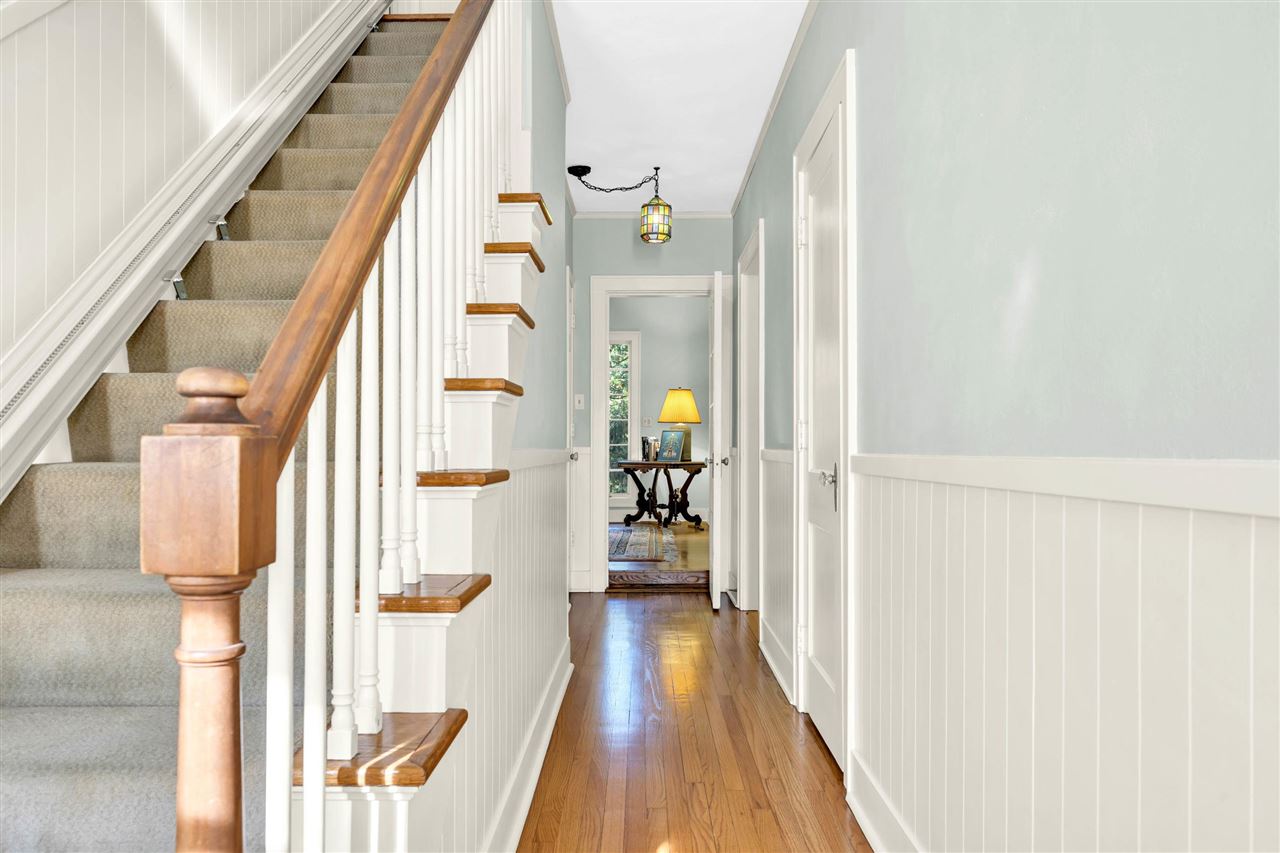 215 Sunset St