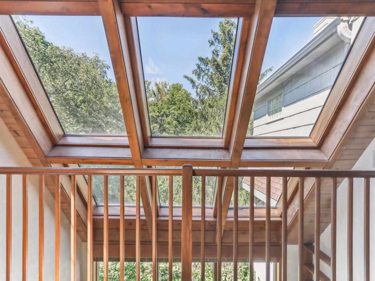 215 Sunset St