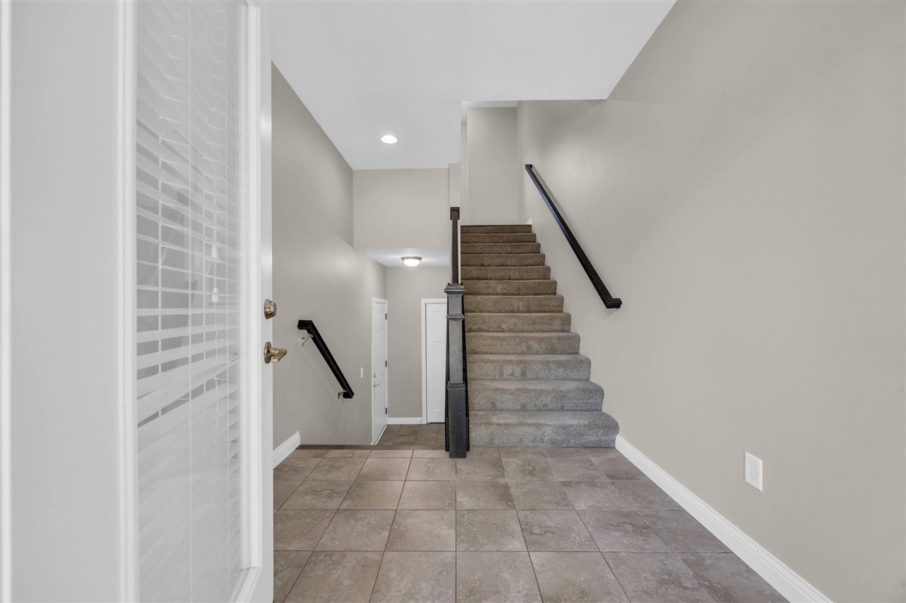 440 3rd Ave Apt 4