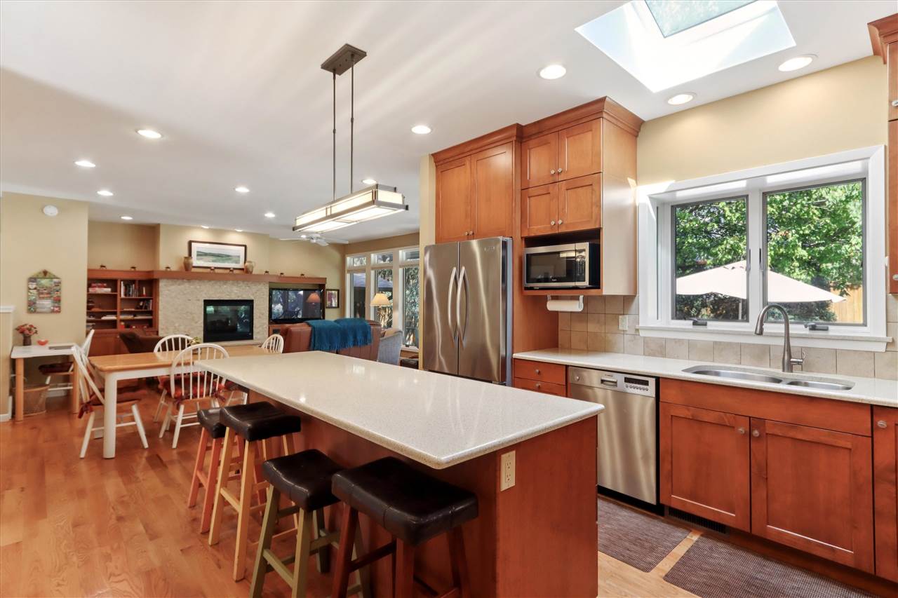 1950 Calvin Ave