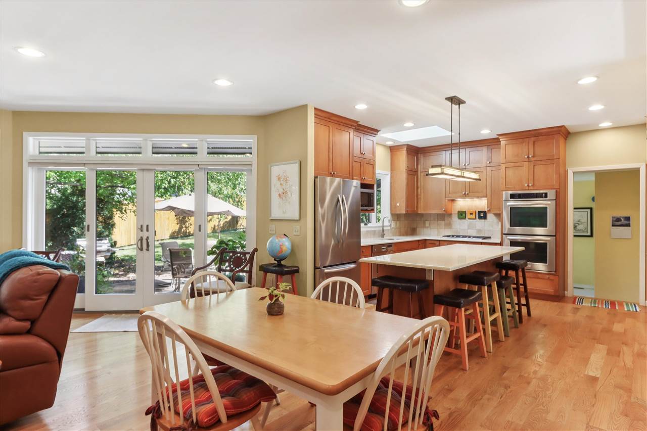 1950 Calvin Ave