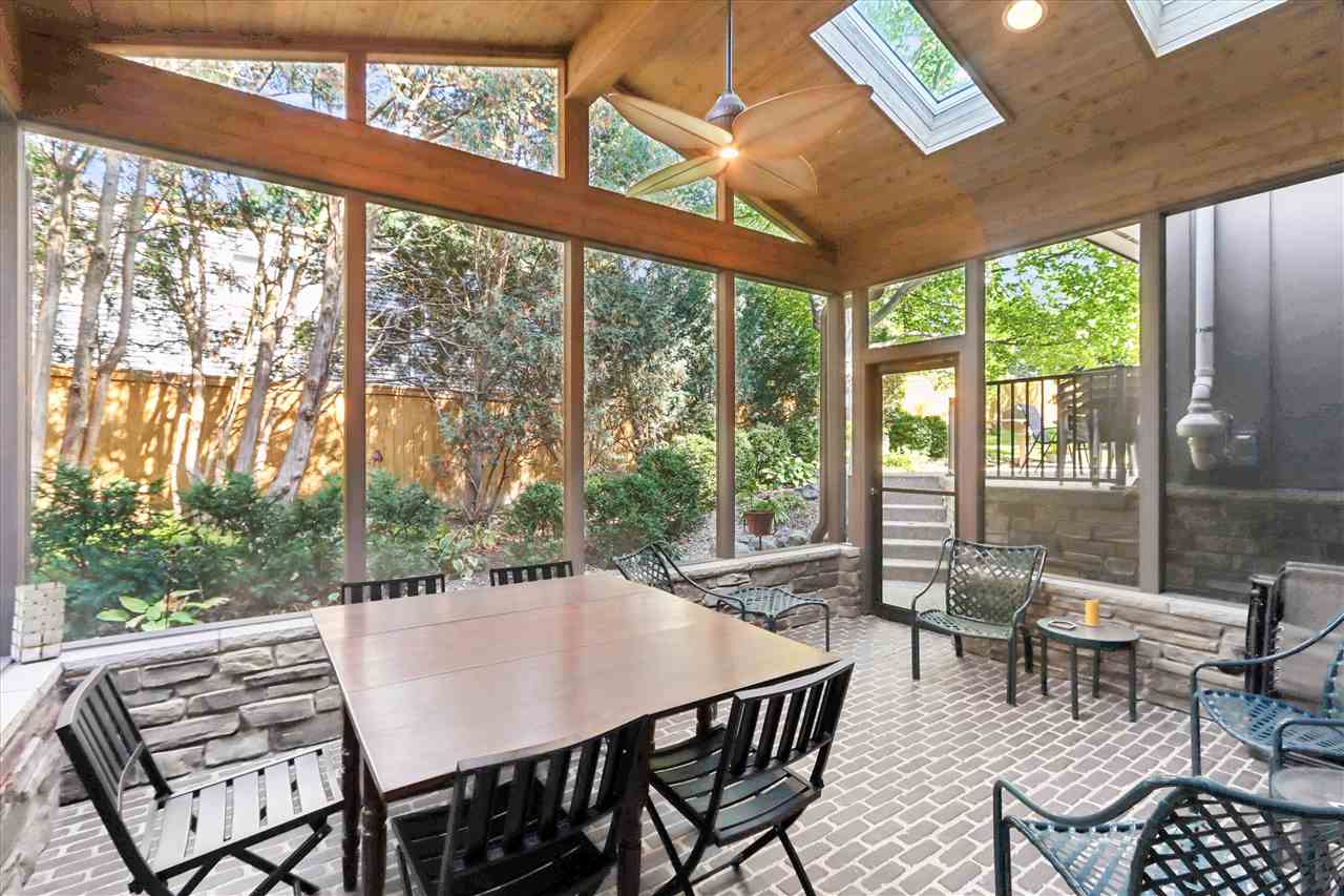 1950 Calvin Ave