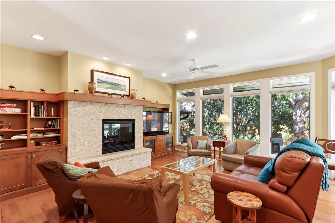 1950 Calvin Ave