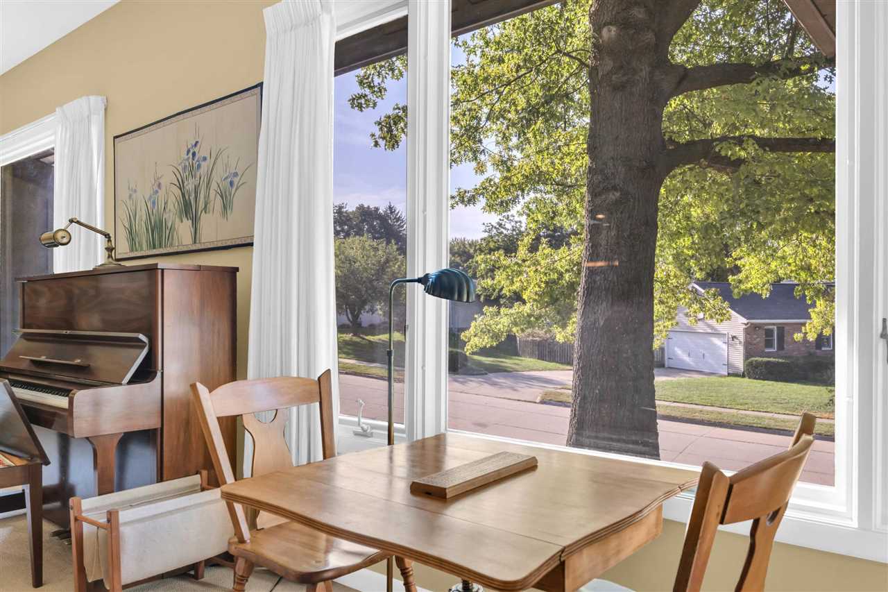 1950 Calvin Ave
