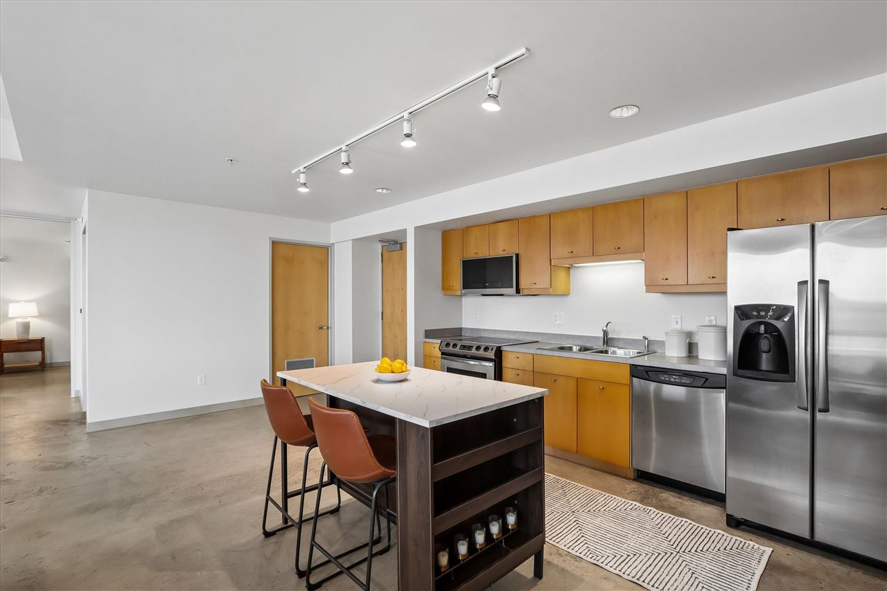 221 E College St Unit: 801