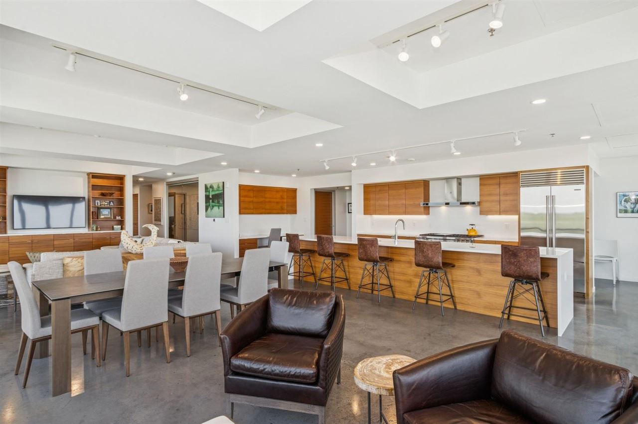 404 E College St Unit: No. 1101 + 1102