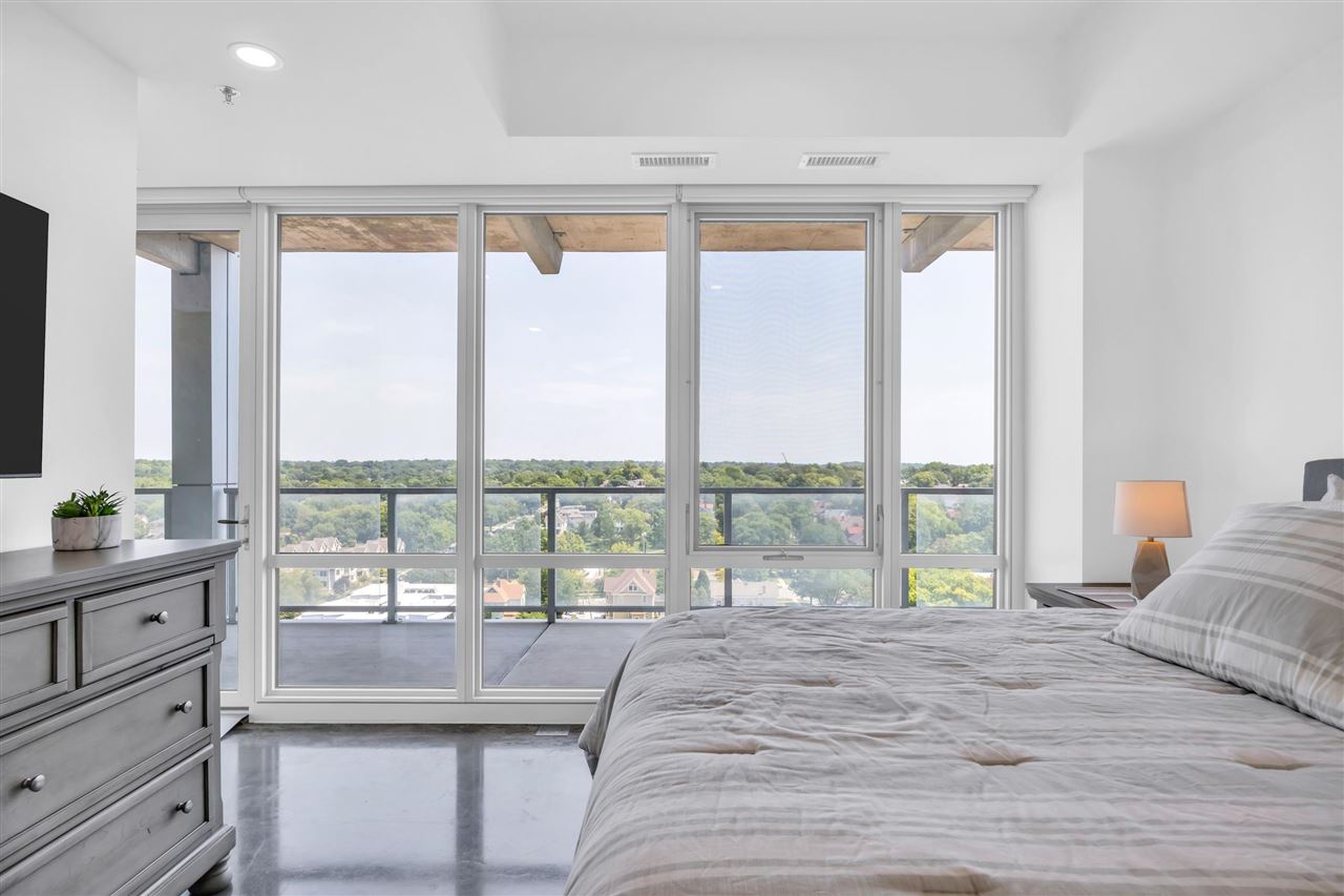 404 E College St Unit: No. 1101 + 1102