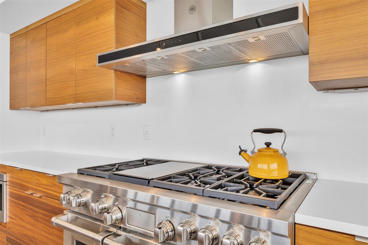 404 E College St Unit: No. 1101 + 1102