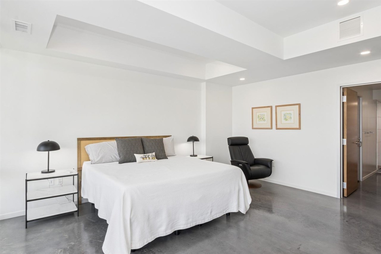 404 E College St Unit: No. 1101 + 1102