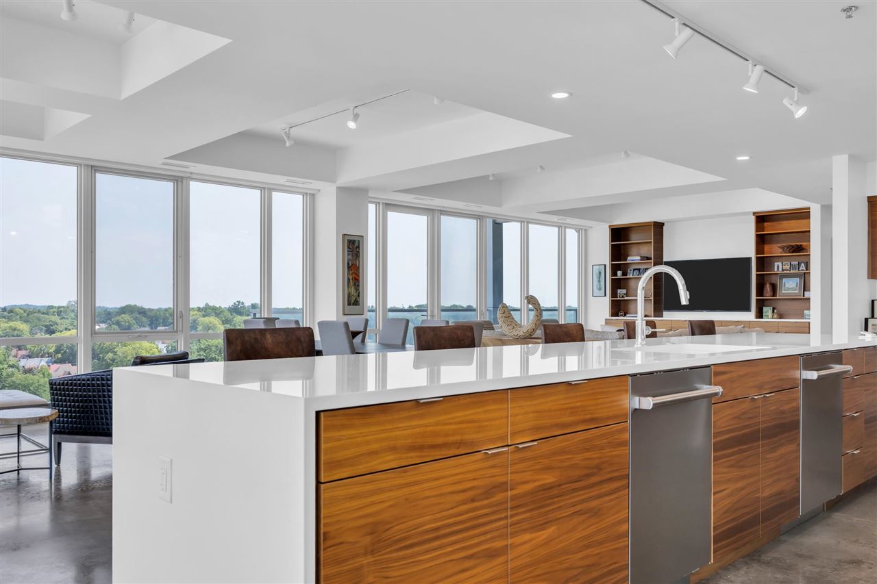 404 E College St Unit: No. 1101 + 1102