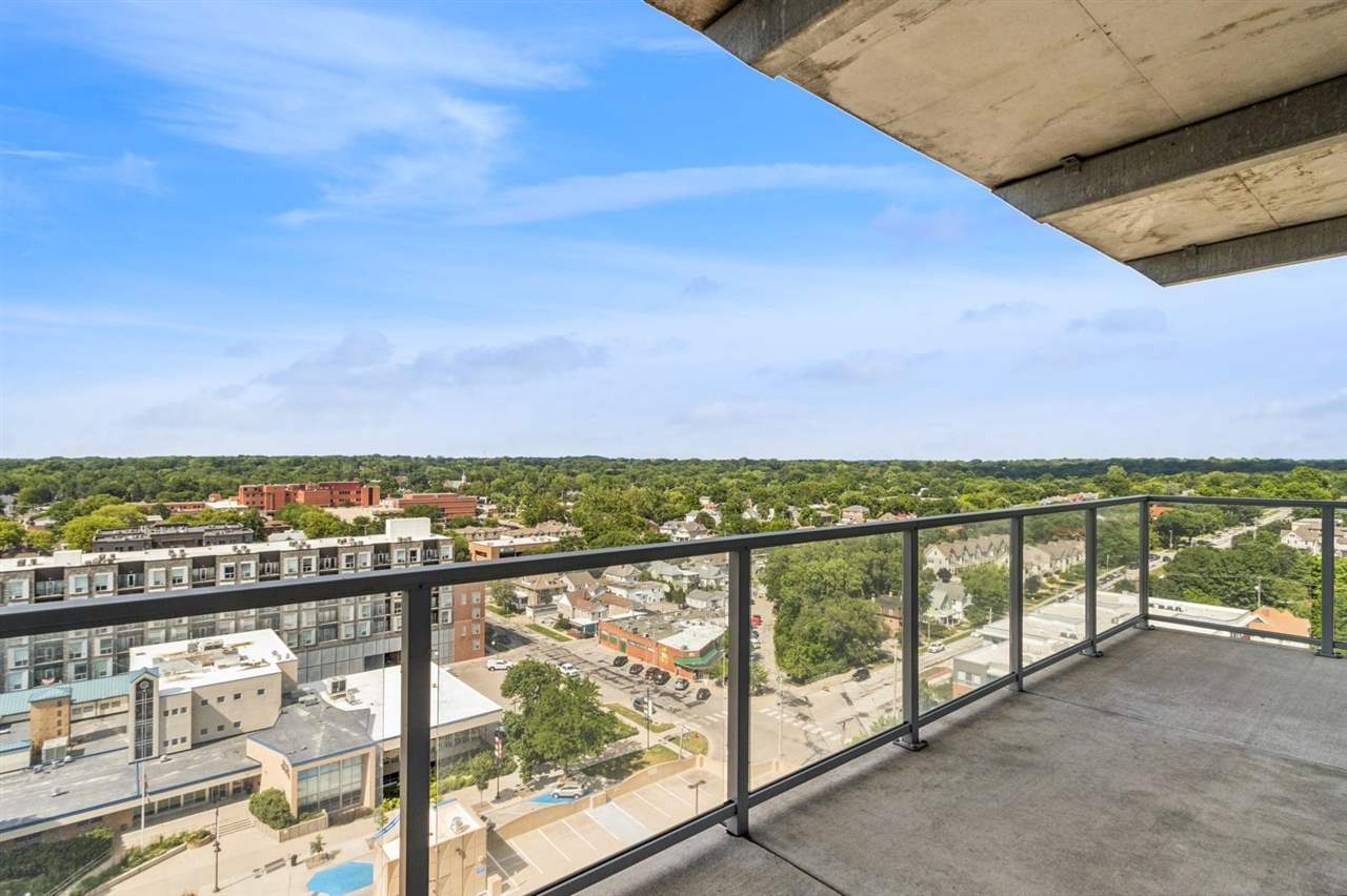 404 E College St Unit: No. 1101 + 1102