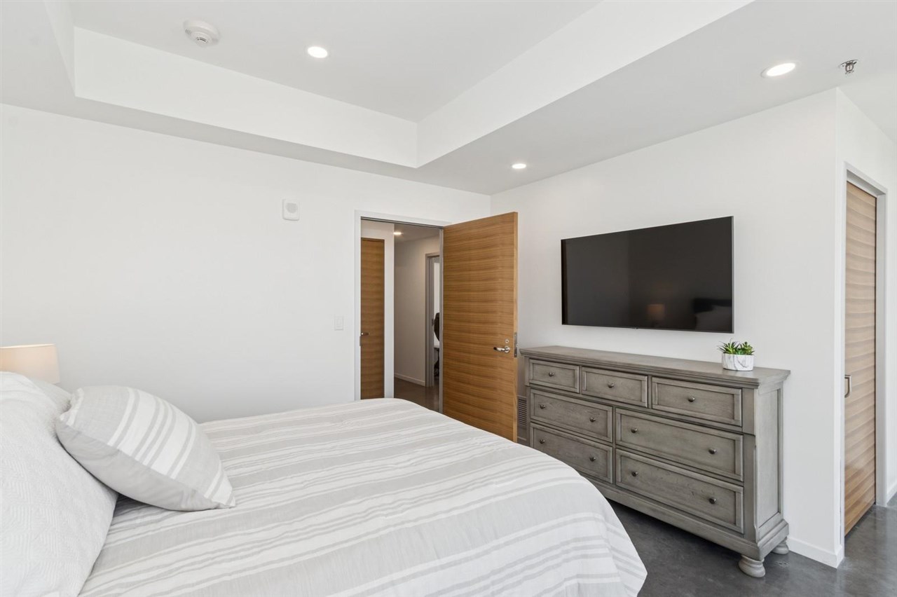 404 E College St Unit: No. 1101 + 1102