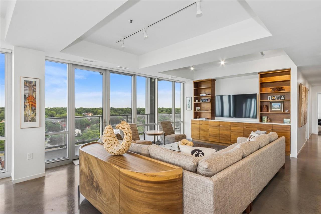 404 E College St Unit: No. 1101 + 1102