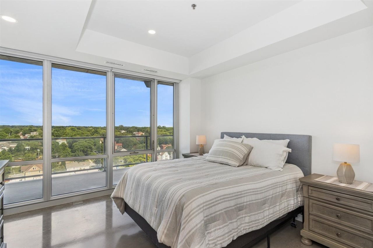 404 E College St Unit: No. 1101 + 1102