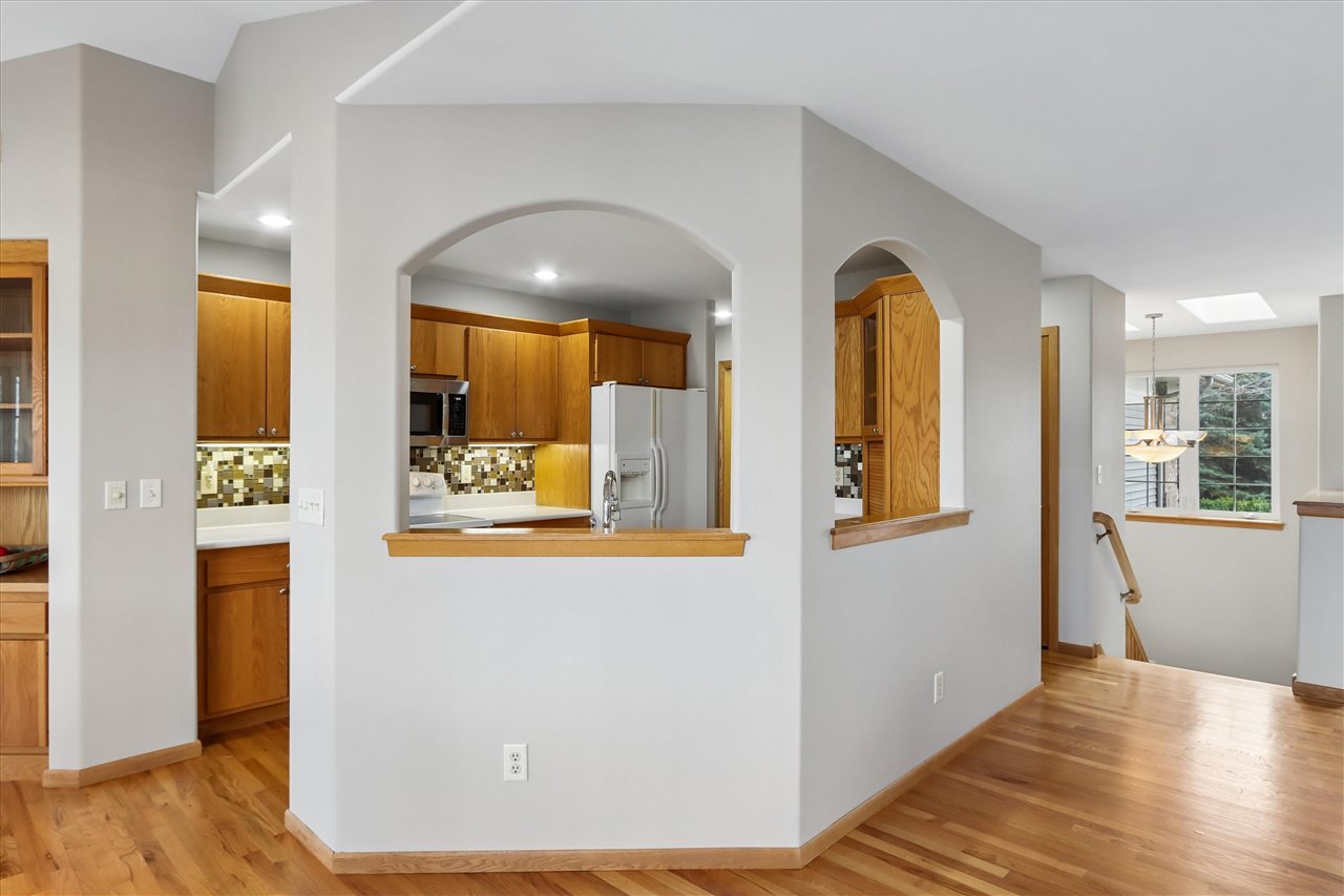 445 Breconshire Ln