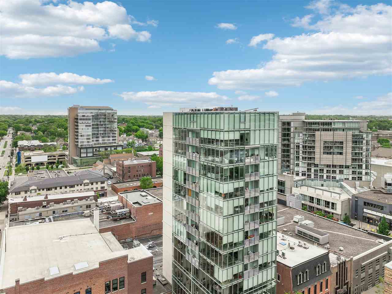 201 E Washington St Unit: No. 1102