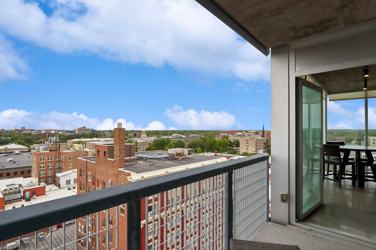 201 E Washington St Unit: No. 1102