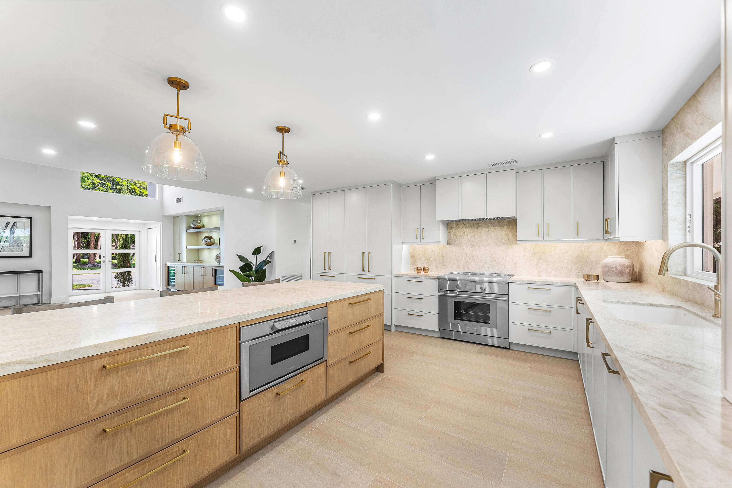 654 W Lakewoode Cir W