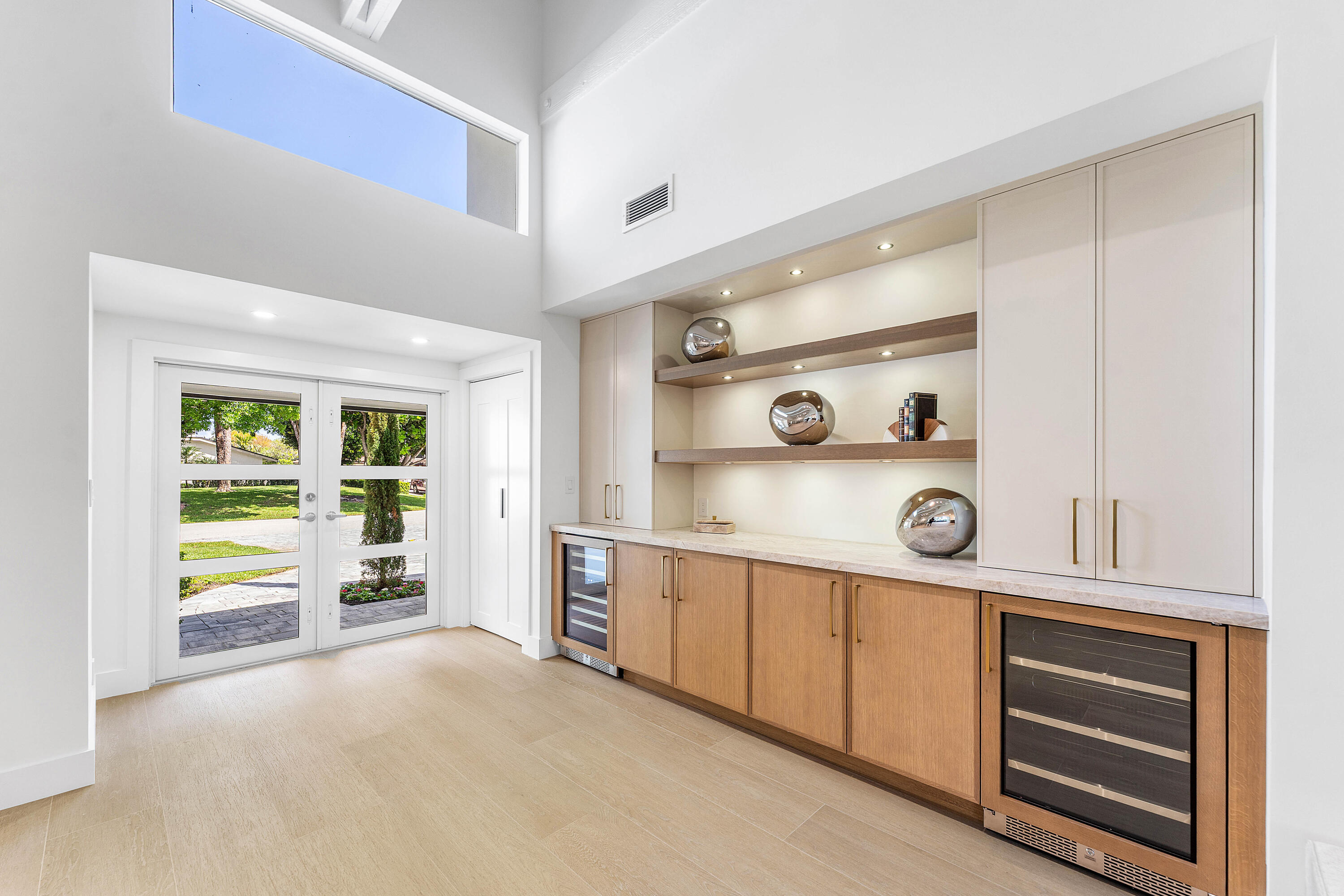 654 W Lakewoode Cir W